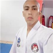 Profesor de taekwon-do para niños, jóvenes y adultos